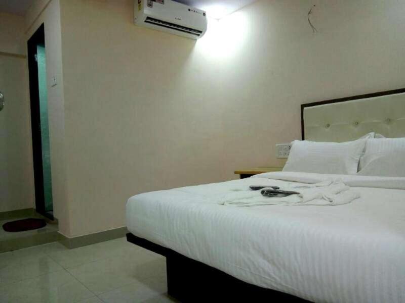 Sai Leela Grand Hotel Mumbai Exterior photo