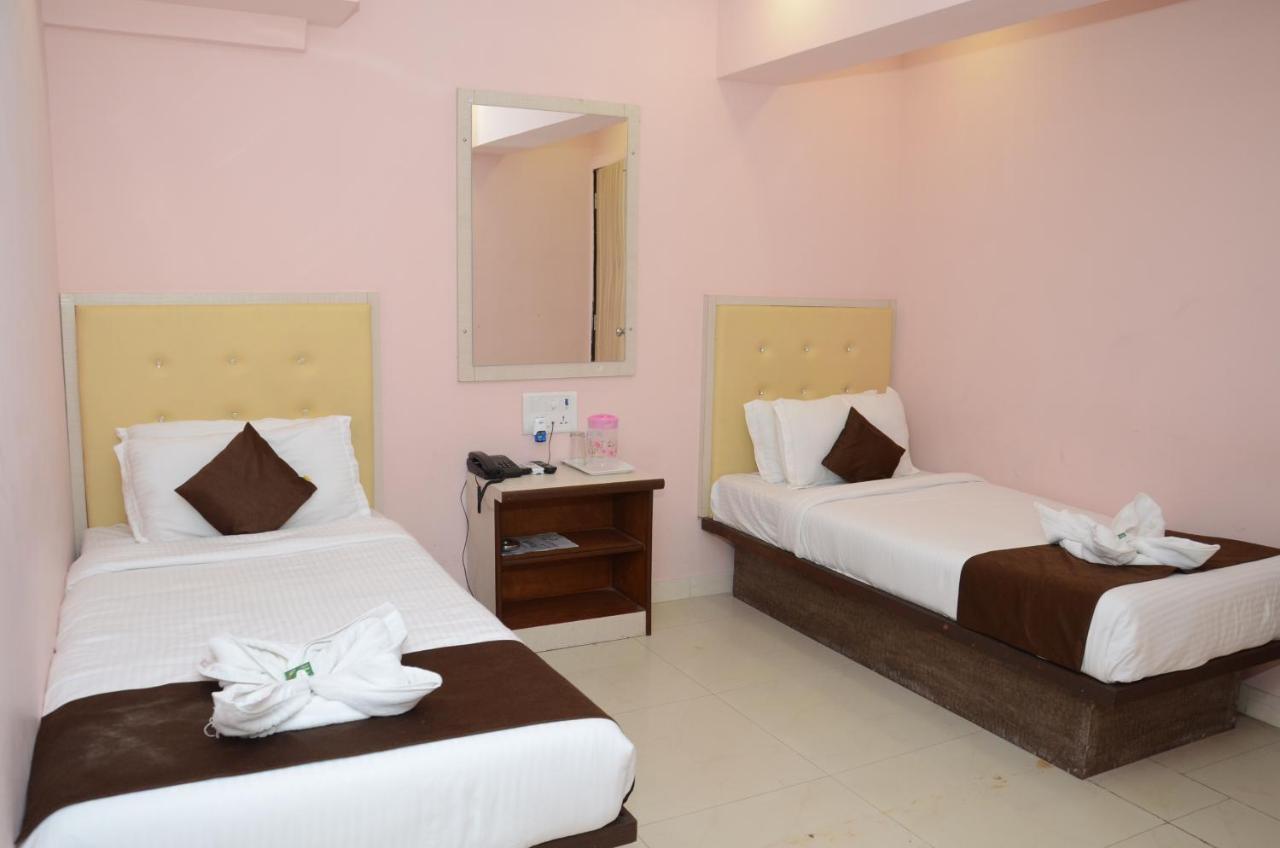 Sai Leela Grand Hotel Mumbai Exterior photo