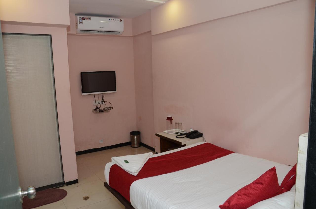 Sai Leela Grand Hotel Mumbai Exterior photo