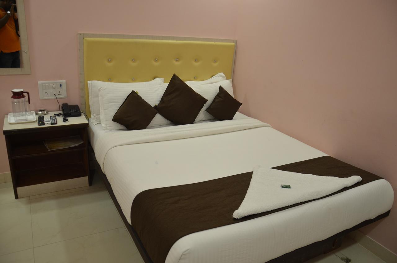 Sai Leela Grand Hotel Mumbai Exterior photo