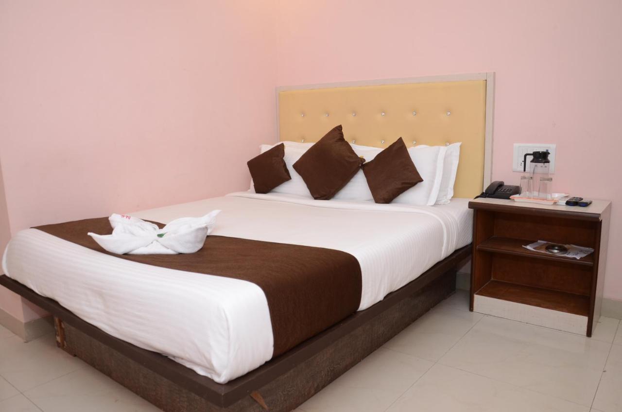 Sai Leela Grand Hotel Mumbai Exterior photo